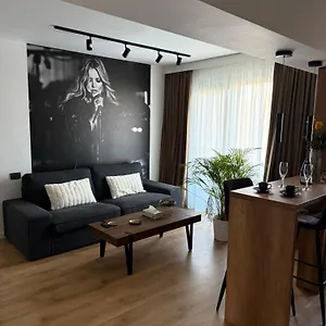  Apartament The Urban Retreat
